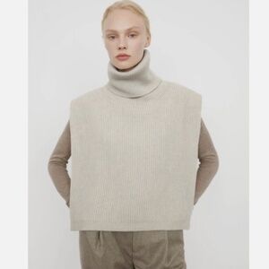 ★100% Authentic!! NWT Toteme Lambswool Bib Cream M/L★